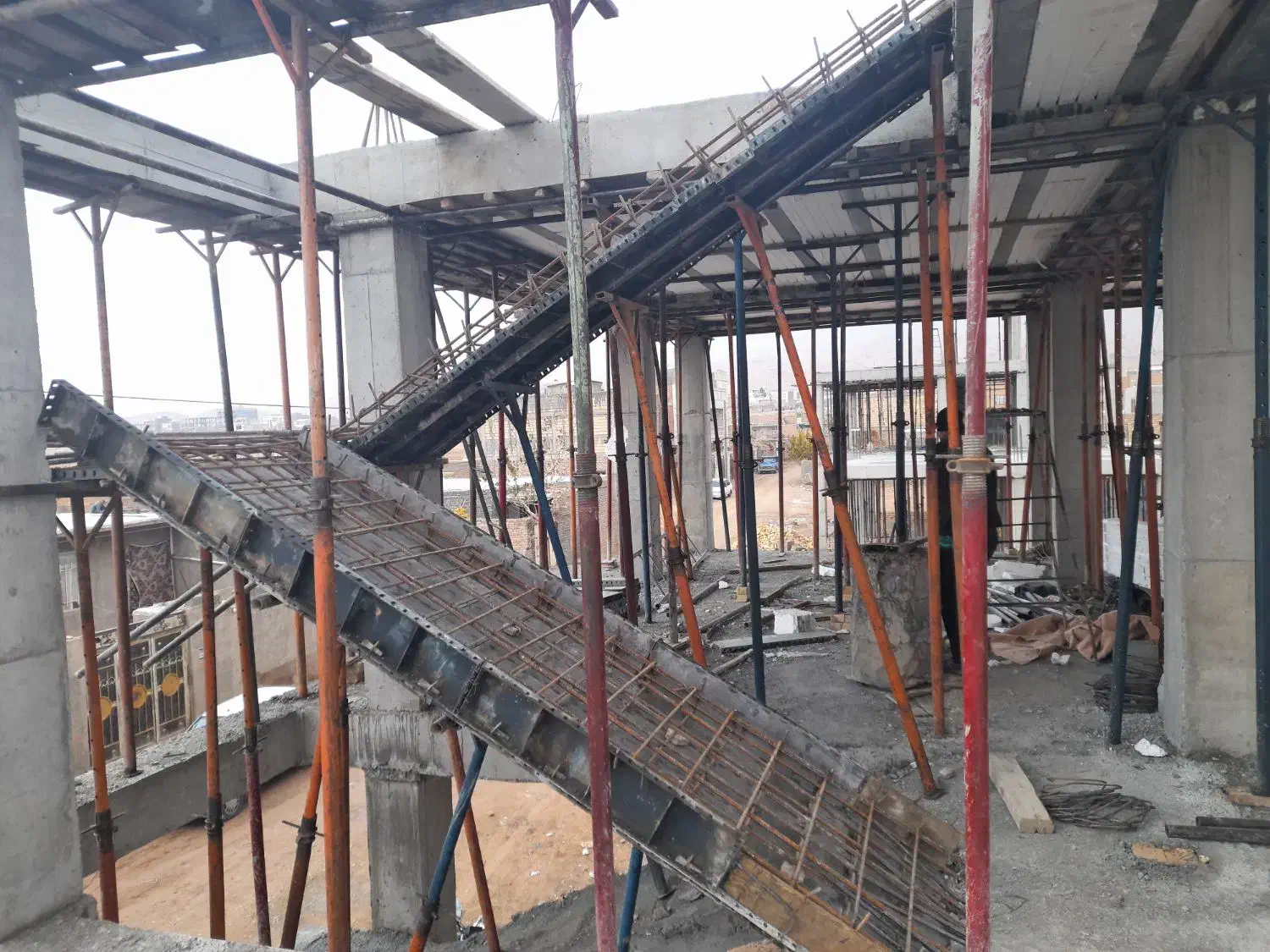 اجرای ارماتوربندی و قالب بندی|خدمات پیشه و مهارت|اسفراین, |دیوار