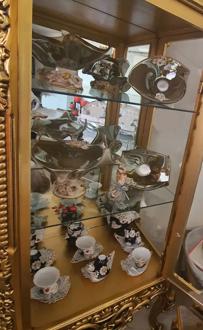 یک جفت گنجه و سرویس پذیرایی کریستال ایتالیایی|ظروف سرو و پذیرایی|مشهد, استاد یوسفی (شهرک غرب)|دیوار