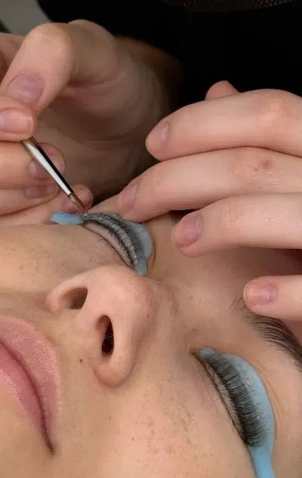 ورکشاپ تخصصی یک روزه آموزش لیفت مژه و ابرو|خدمات آرایشگری و زیبایی|تبریز, |دیوار
