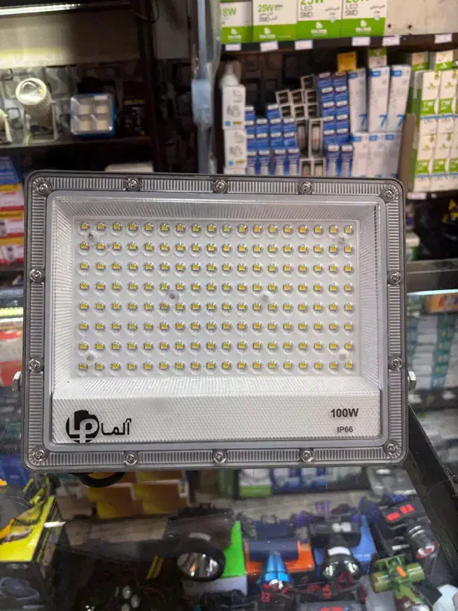 پروژکتور ۱۰۰ وات آلما|لامپ و چراغ|گرگان, |دیوار