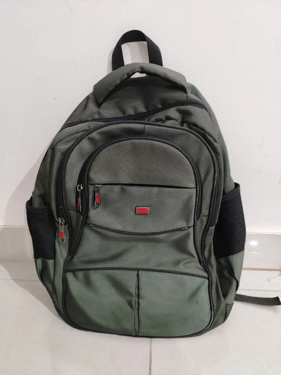 دوتا کیف مدرسه|کیف، کفش، کمربند|ایلام, |دیوار