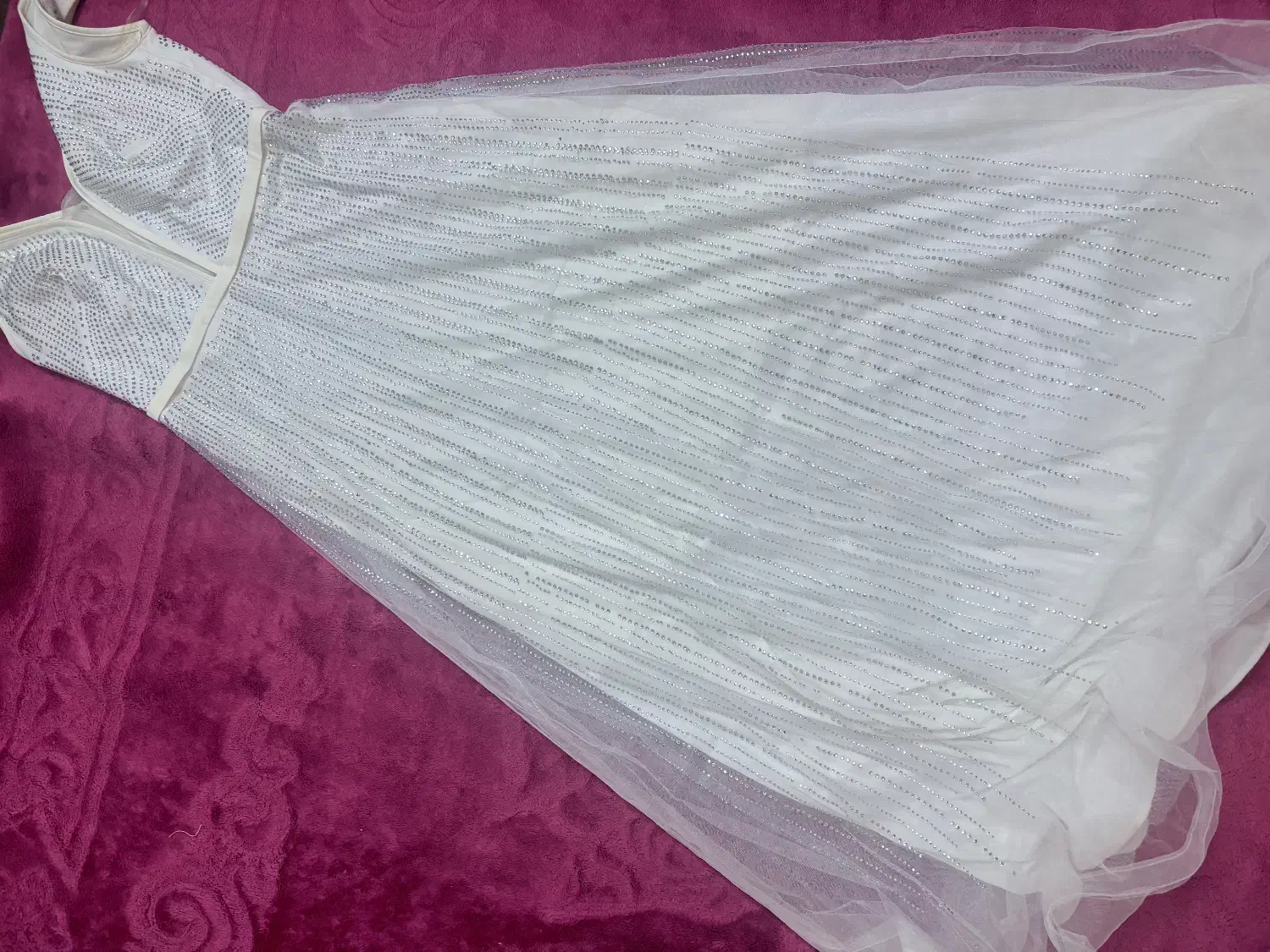 تعدادی لباس مجلسی|لباس|شیروان (خراسان), |دیوار