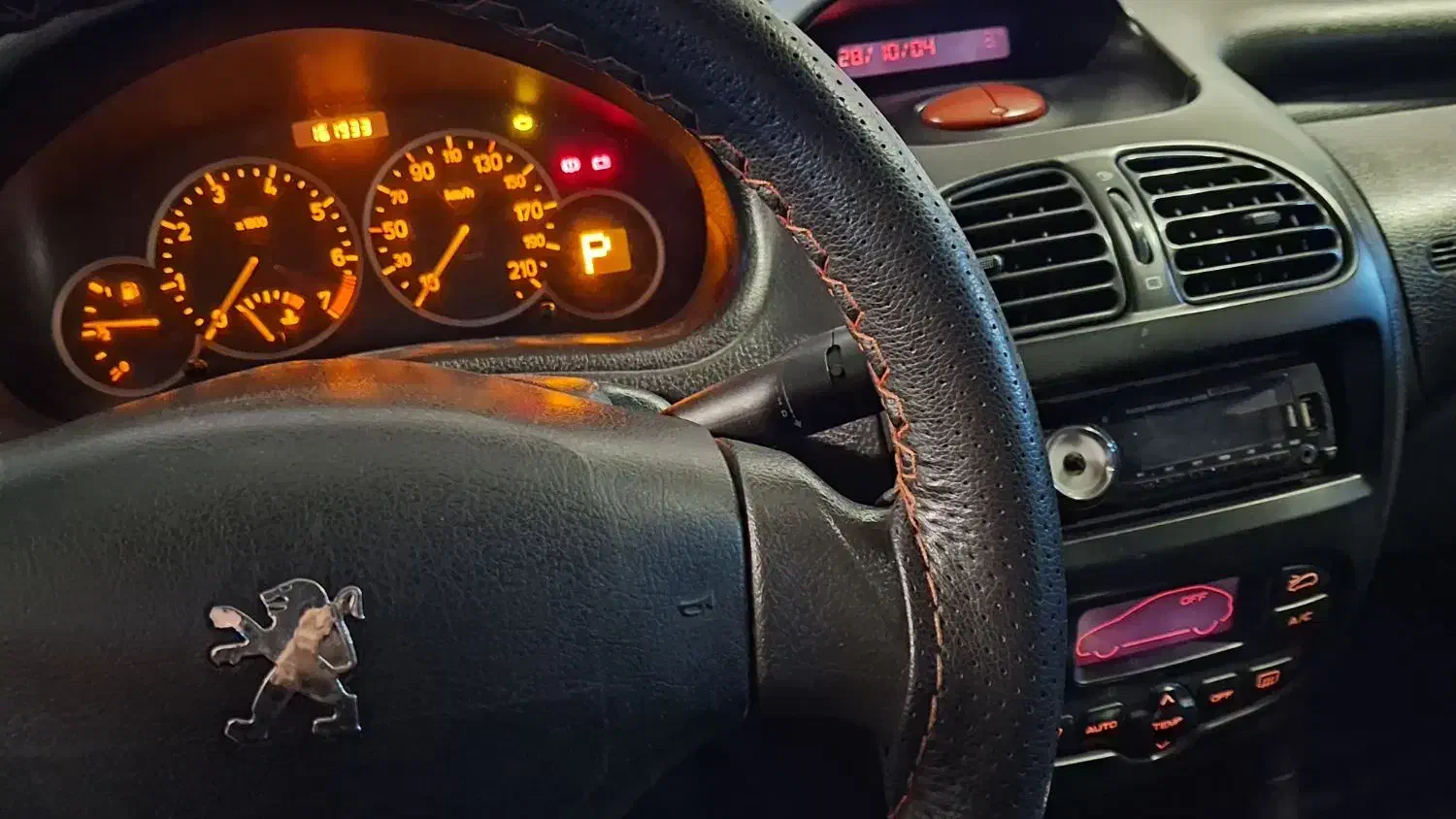 پژو ۲۰۶ V9 مدل ۱۳۹۰|خودرو سواری و وانت|پردیس, فاز ۱|دیوار