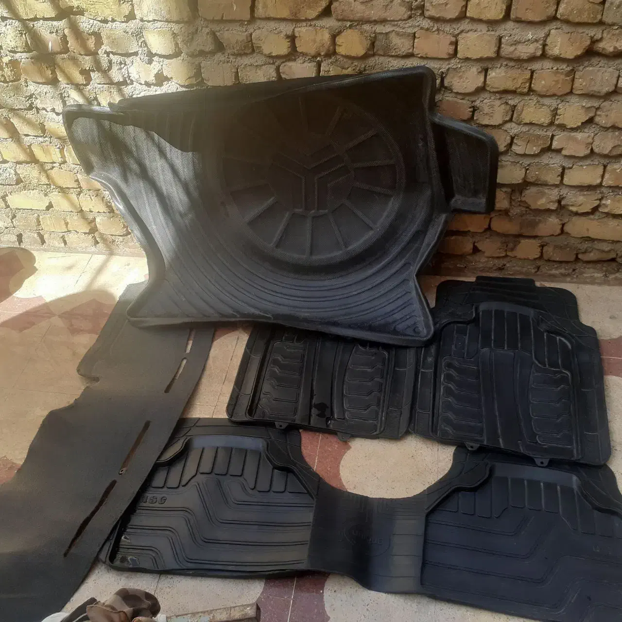 کفی|قطعات یدکی و لوازم جانبی|شیراز, کوشک میدان|دیوار