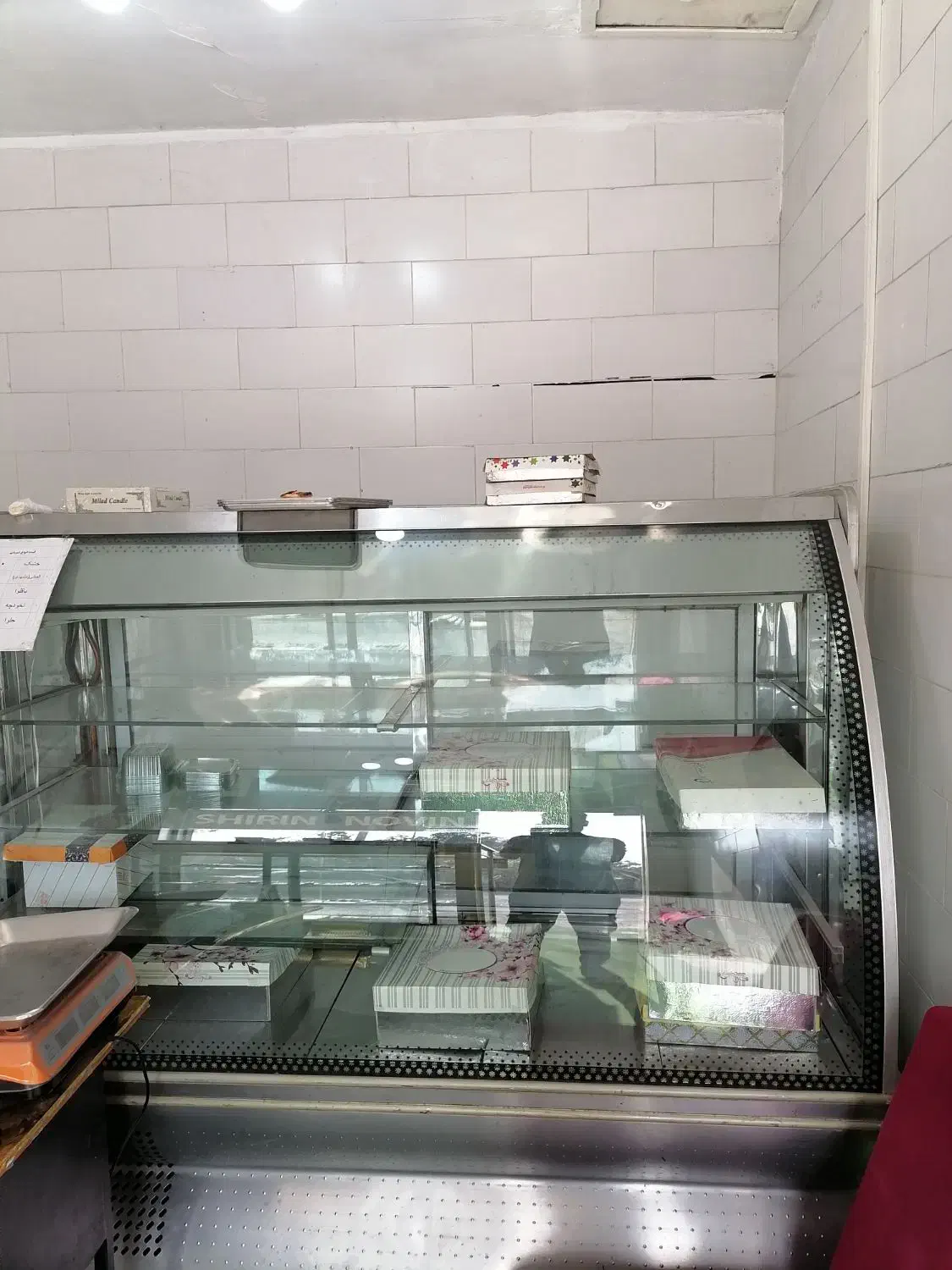 یخچال قنادی کیک و تر|فروشگاه و مغازه|رشت, پیله داربن|دیوار