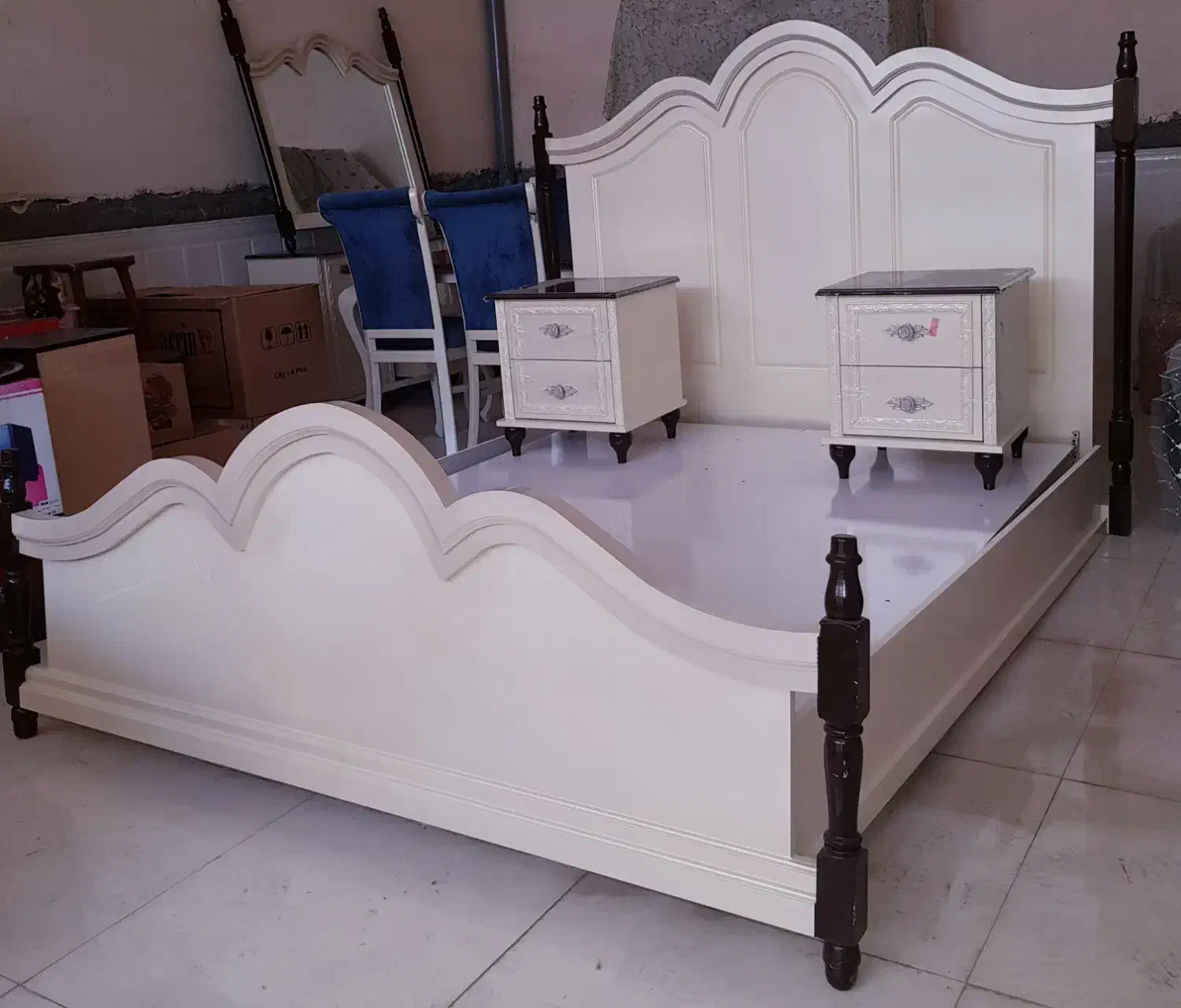 سرویس خواب|تخت و سرویس خواب|شاهین دژ, |دیوار