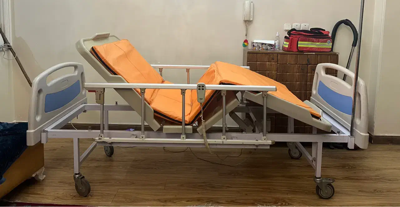 فروش تخت بیمارستانی ۳شکن|آرایشی، بهداشتی، درمانی|تهران, چیذر|دیوار