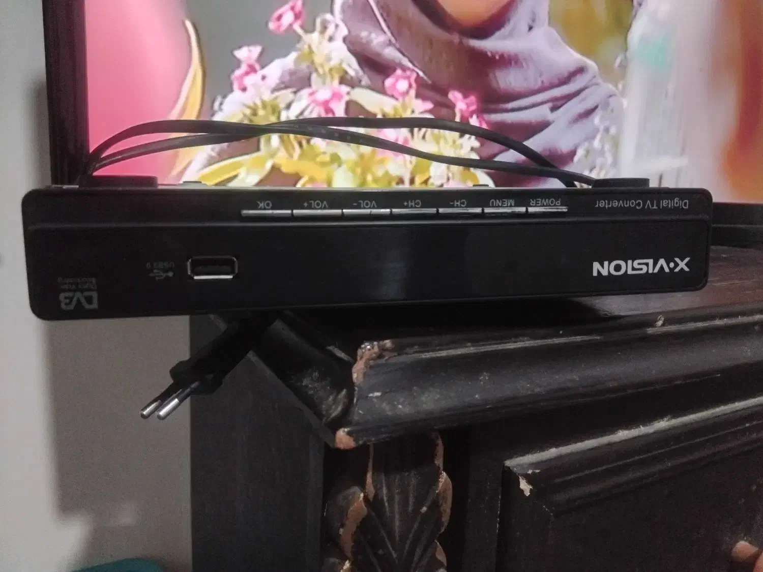 گیرنده دیجیتال|صوتی و تصویری|پردیس, فاز ۸|دیوار