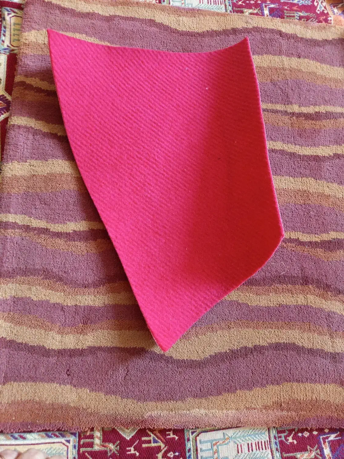 دلار موکت پرزدار عرض ۴متر طول ۷متر با کیفیت در حد|موکت|تهران, شهرک ابوذر|دیوار