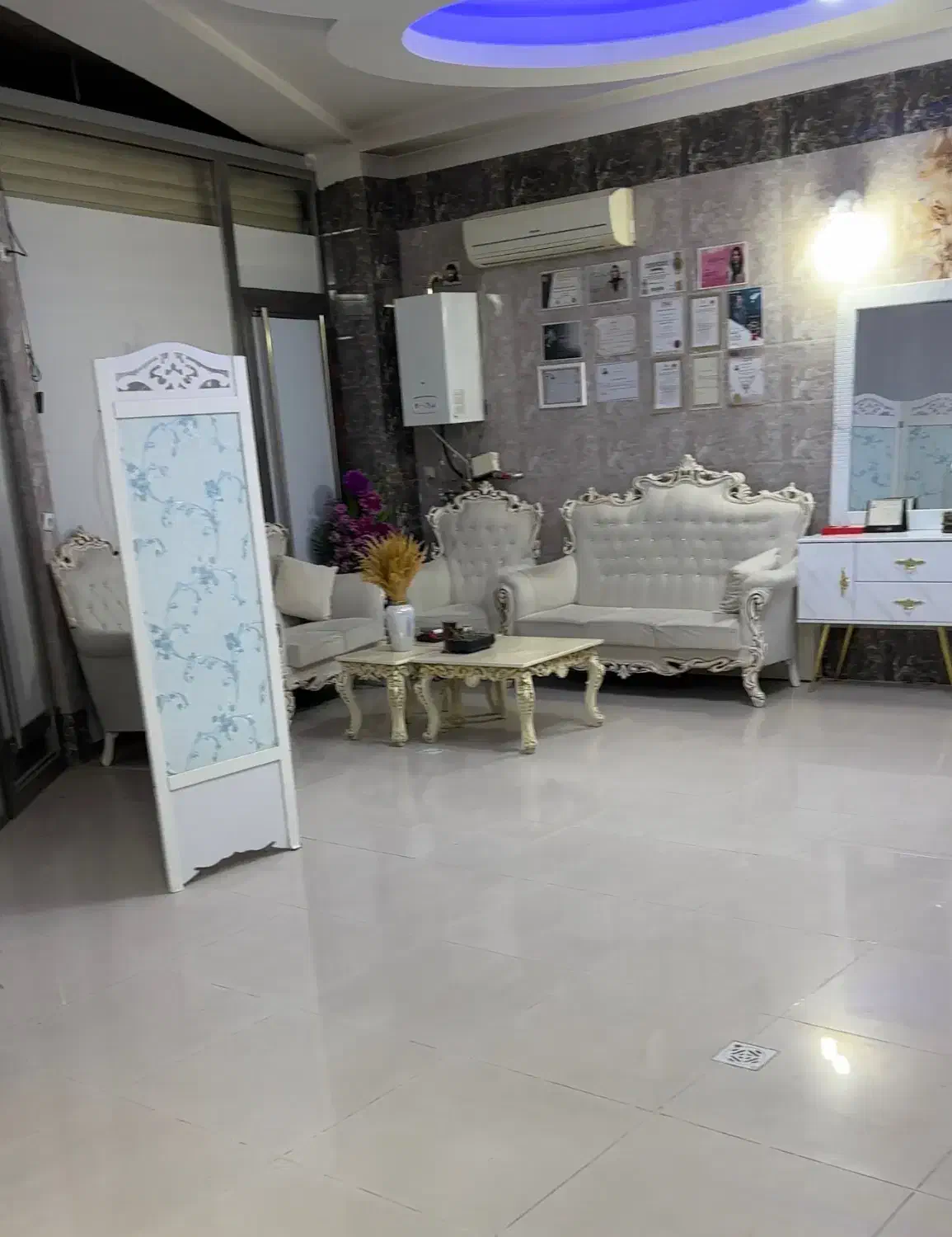 فروش کلیه لوازم سالن زیبایی بانوان|آرایشگاه و سالنهای زیبایی|مهاباد (آذربایجان غربی), |دیوار