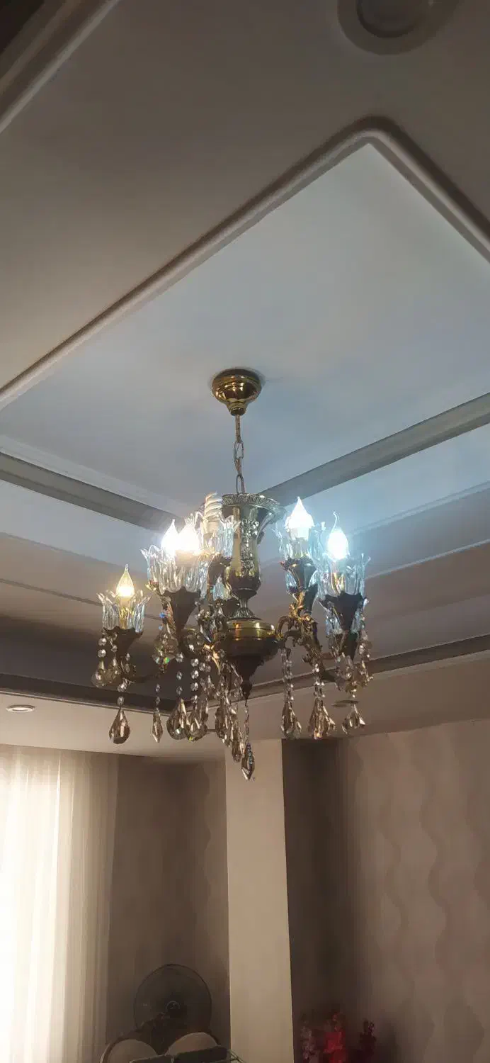 لوستر پنج شاخه همراه چراغاش|لوستر و چراغ آویز|اندیشه, شهرک مریم|دیوار