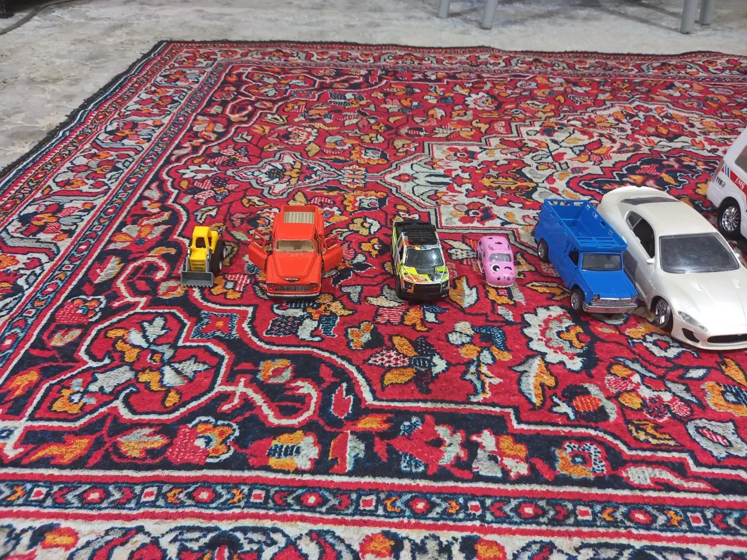 ماشین اسباب بازی فلزی ساده سالم سالم|اسباببازی بچه|رشت, نظری|دیوار