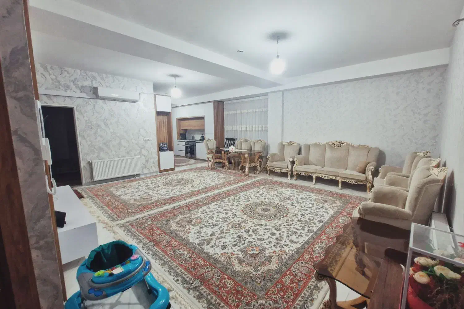 ۱۲۴ متری خوش نقشه و دلنشین|فروش آپارتمان|قزوین, |دیوار