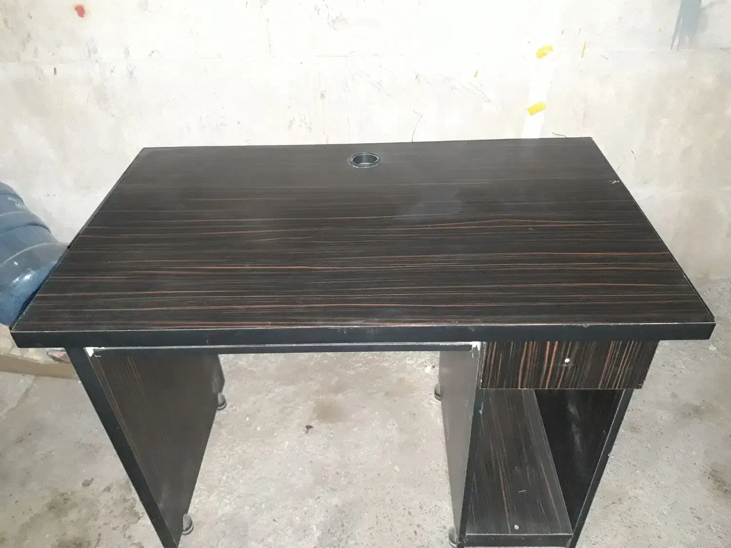 میز کامپیوتر ام دی اف کاملا سالم|میز تحریر و کامپیوتر|بندرعباس, |دیوار