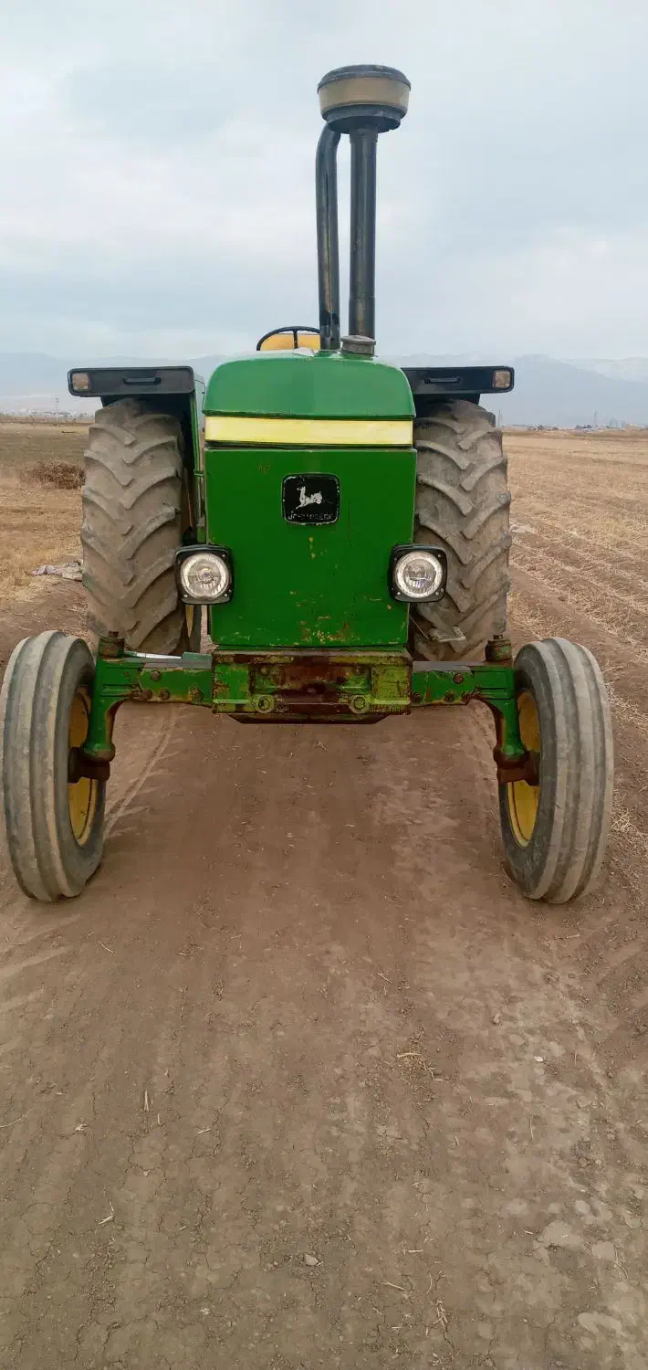 فرش یک دستگاه تراکتورجاندیر تیپ۳۳۵۰به مدل۷۰بفروش|خودرو سنگین|نیشابور, ریوند|دیوار