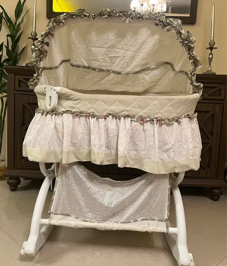 گهواره نوزاد|تخت و صندلی بچه|تهران, قزل قلعه|دیوار