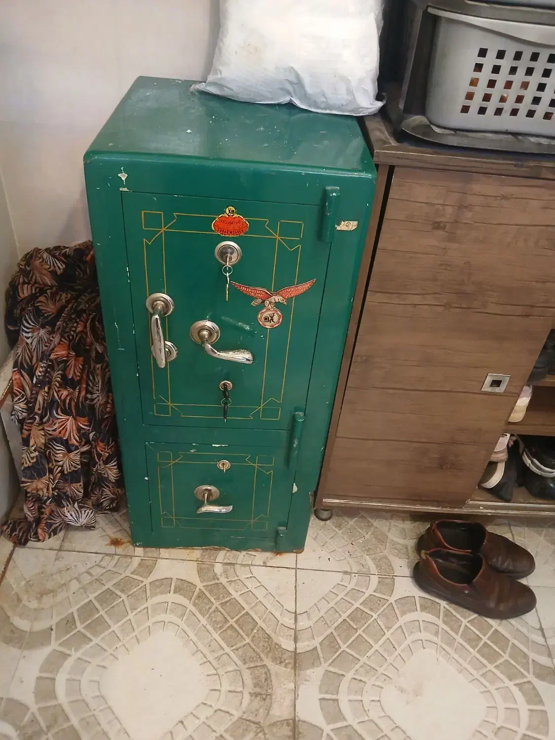 گاو صندوق|ابزارآلات|تبریز, |دیوار