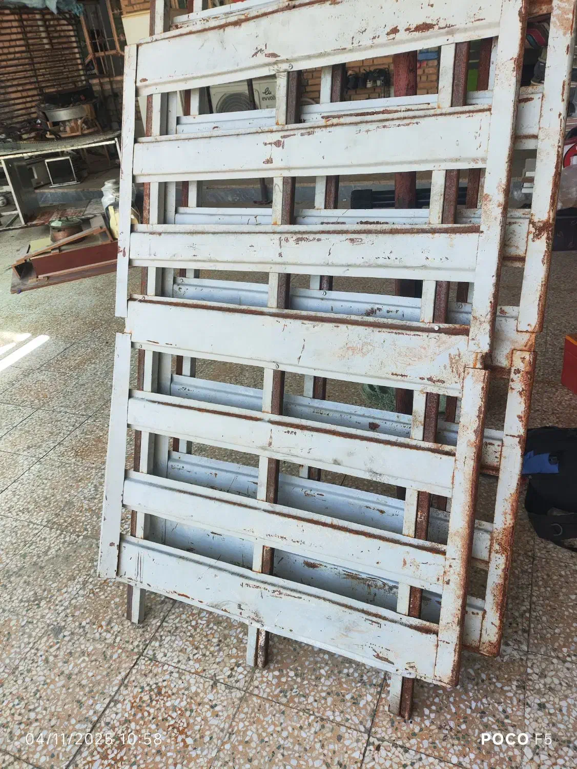 تخت خواب دونفره بدون تشک|تخت و سرویس خواب|دهدشت, |دیوار