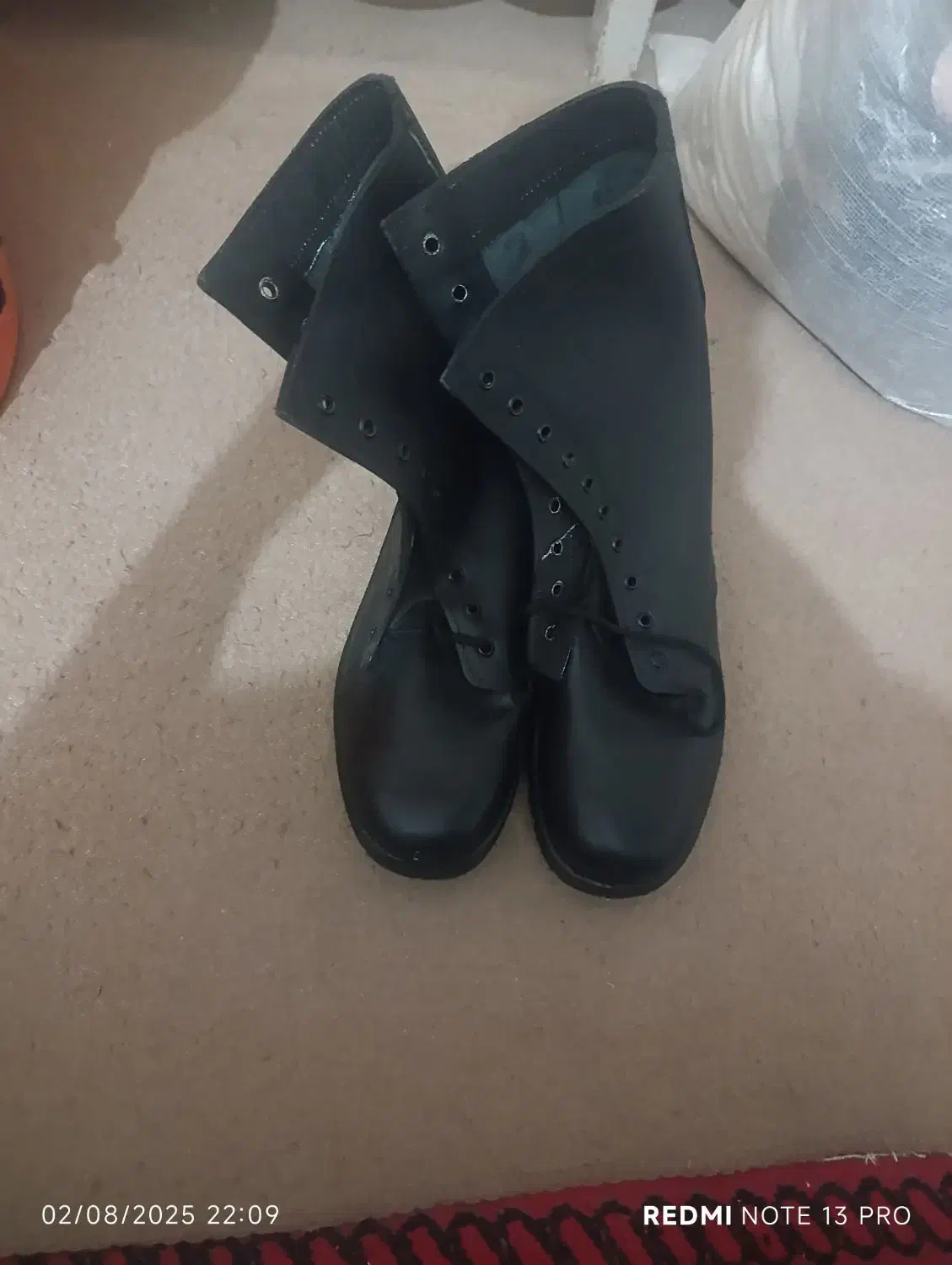 پوتین|کیف، کفش، کمربند|زابل, |دیوار