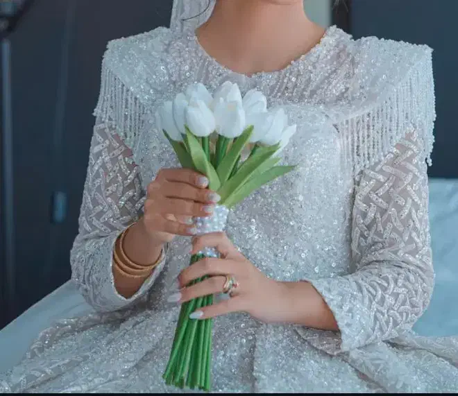 لباس سفید|لباس|یاسوج, |دیوار