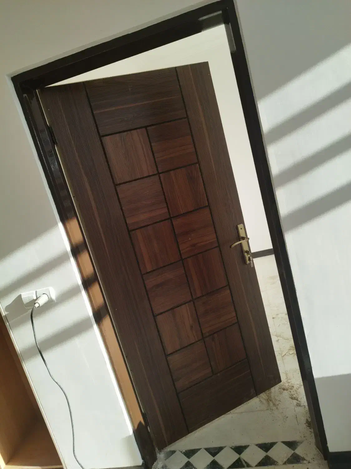 نصب و ساخت انواع درب چوبی با قیمت مناسب|خدمات پیشه و مهارت|کرمان, |دیوار