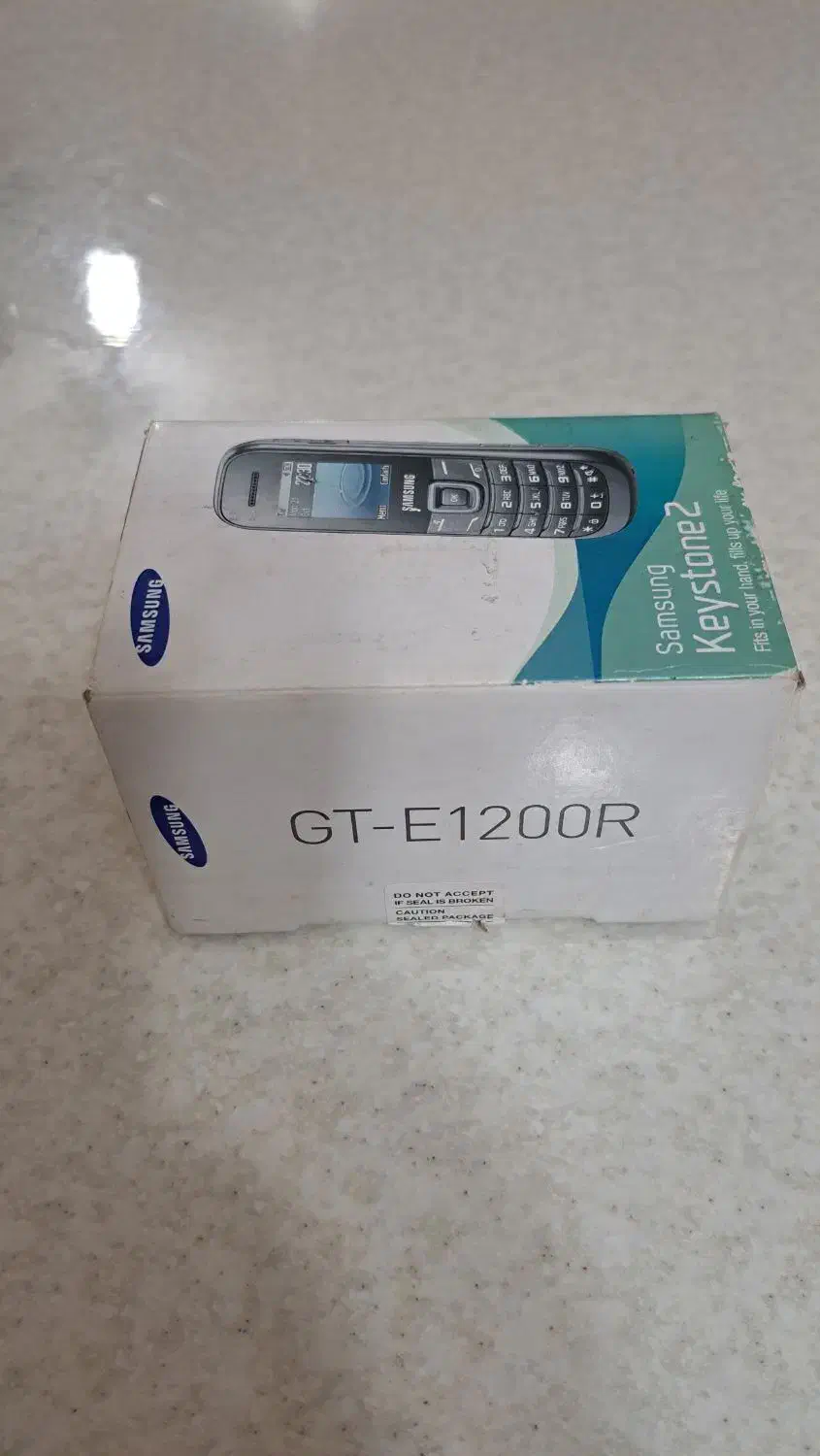 گوشی ساده قدیمی سامسونگ مدل E1200R|موبایل|فولادشهر, B4|دیوار