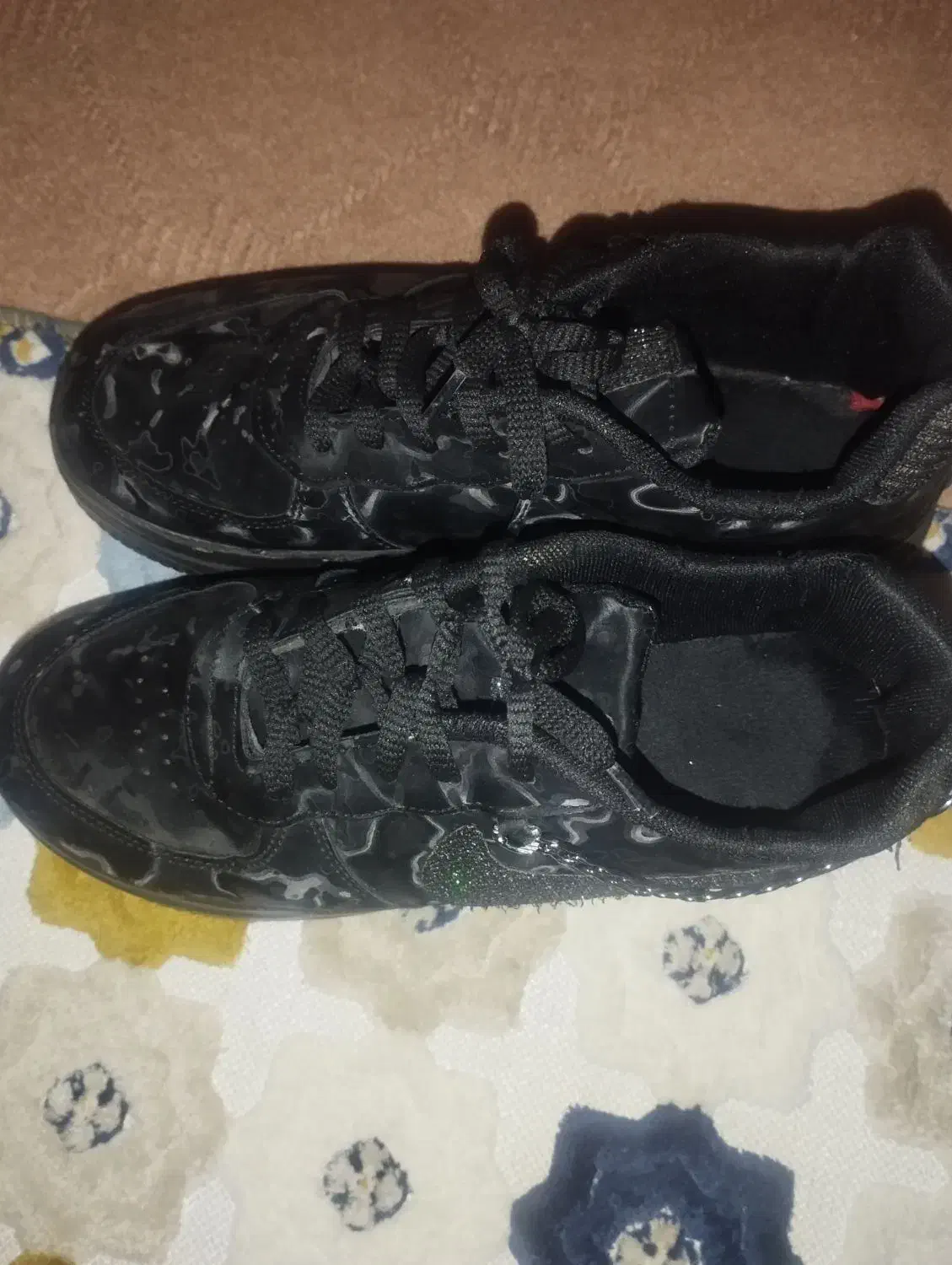 کفش|کیف، کفش، کمربند|الوند, |دیوار