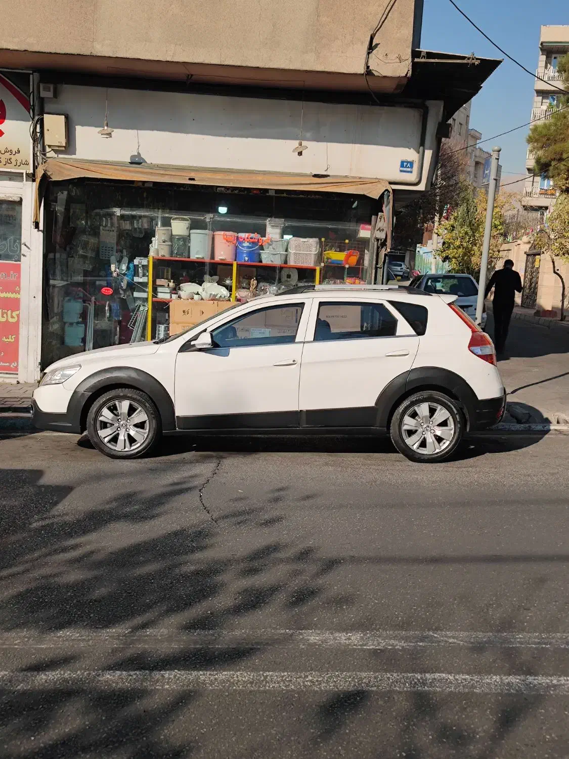 اچ سی کراس مدل ۱۳۹۶|خودرو سواری و وانت|تهران, شهر زیبا|دیوار