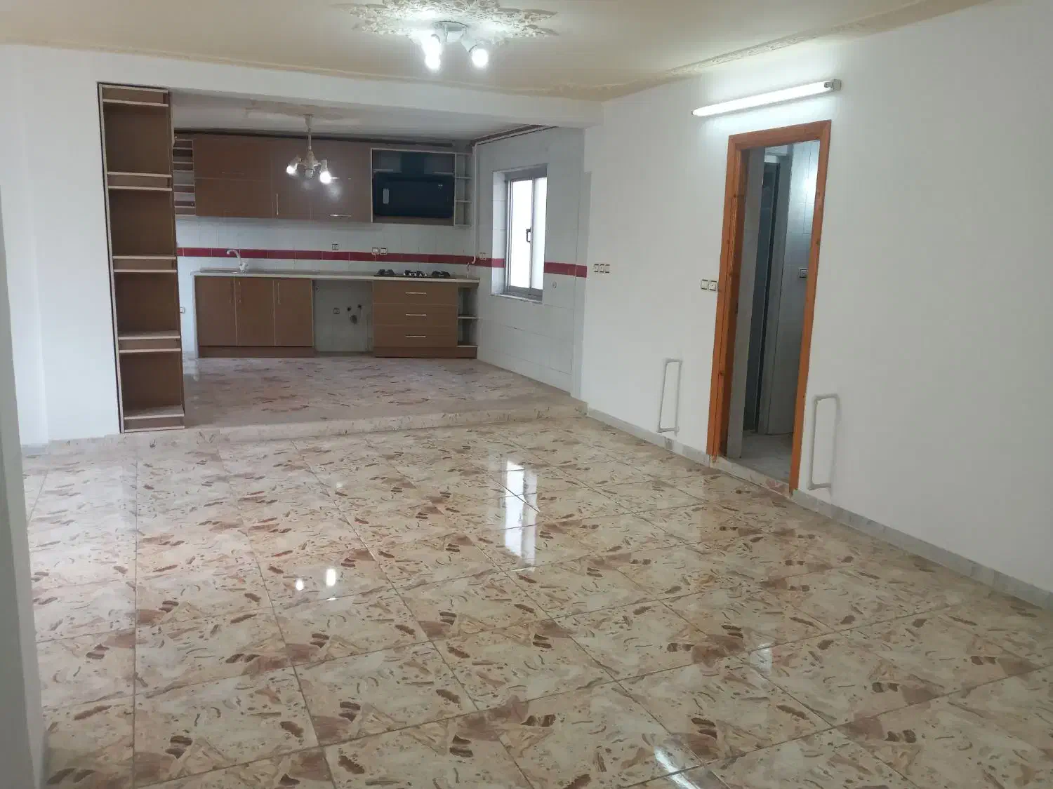 آپارتمان ۳خوابه طبقه اول مستقل راه جداجاده لیلاکوه|فروش آپارتمان|لنگرود, |دیوار