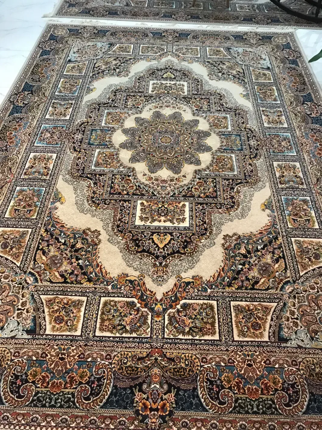 ۲تا فرش ۹متری حوض فیروزه ای ۵۰۰شانه|فرش|گرگان, |دیوار