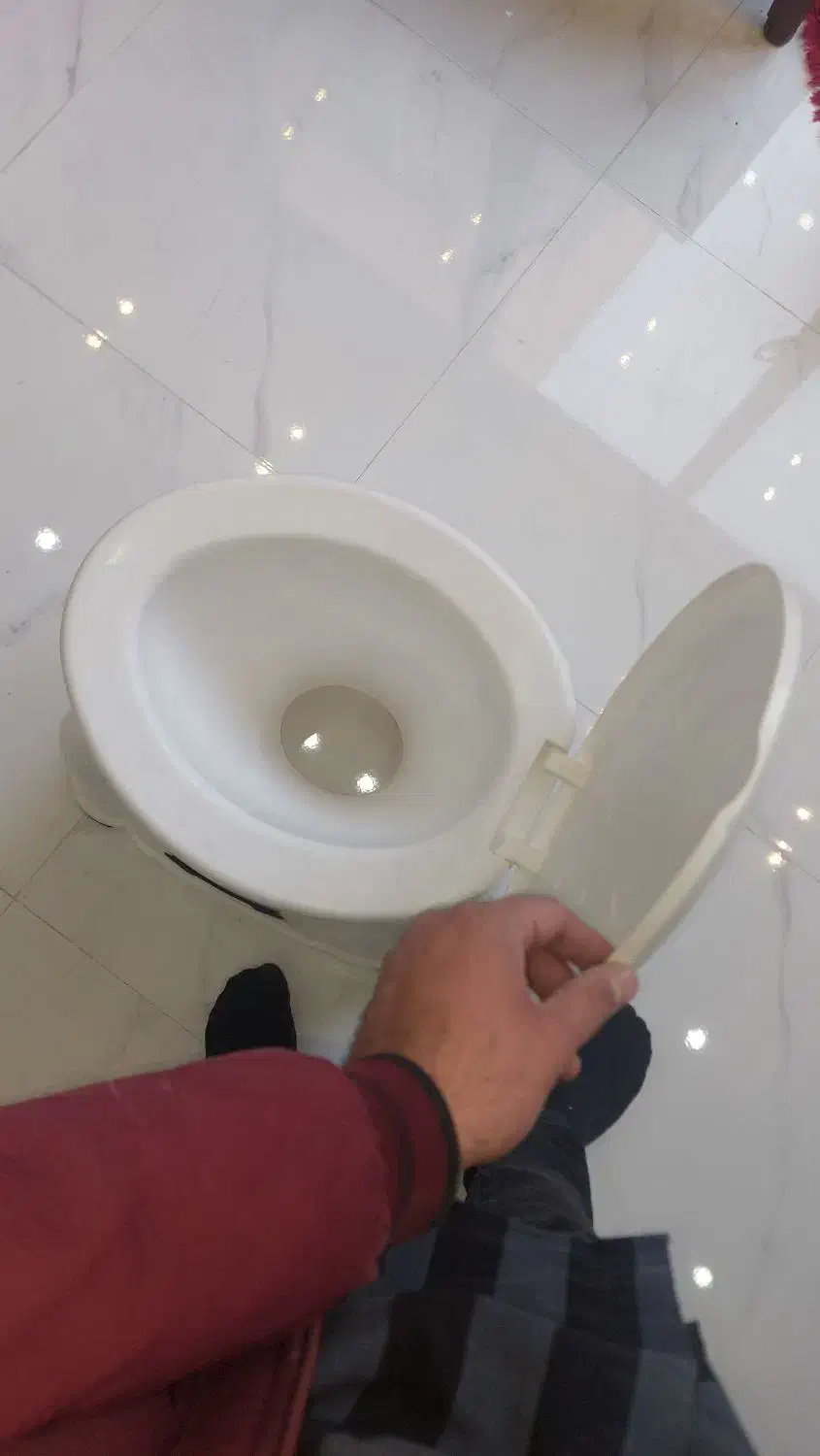 توالت فرنگی پلاستیکی نو روشویی باپایه|لوازم سرویس بهداشتی|برخوار, |دیوار