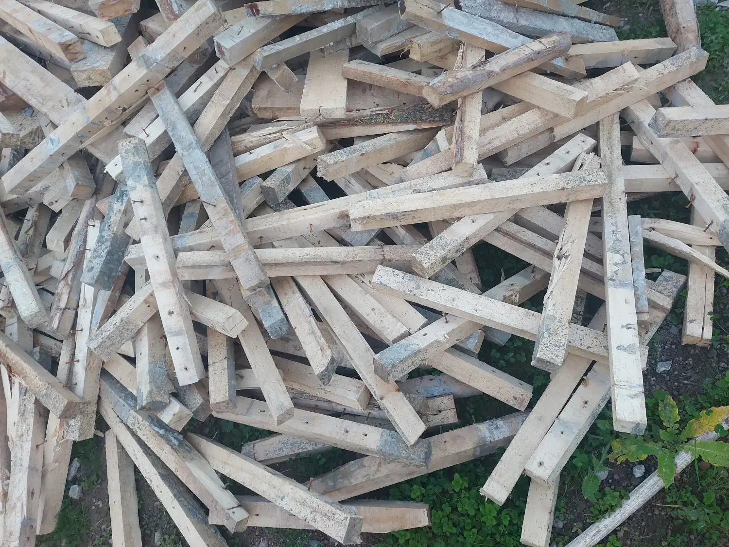 یه مقدار  چوب برای قالب بندی|مصالح و تجهیزات ساختمان|کوچصفهان, |دیوار