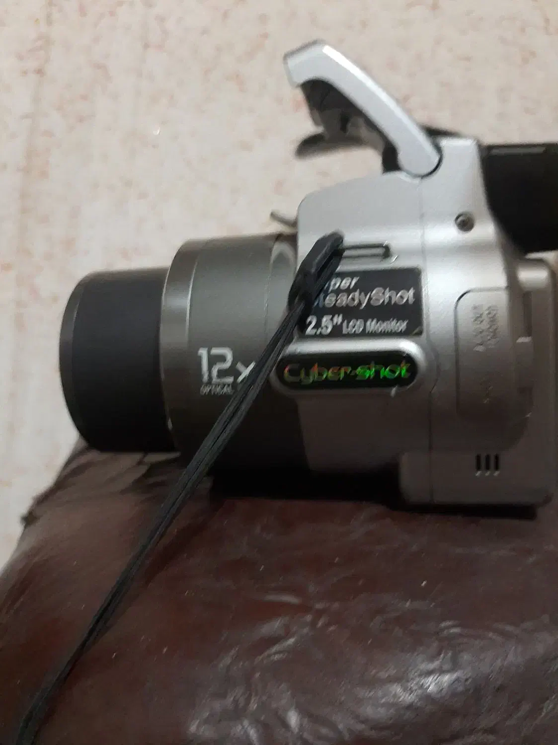 دوربین عکاسی وفیلم برداری سونی.|دوربین عکاسی و فیلم‌برداری|قم, زنبیل آباد|دیوار