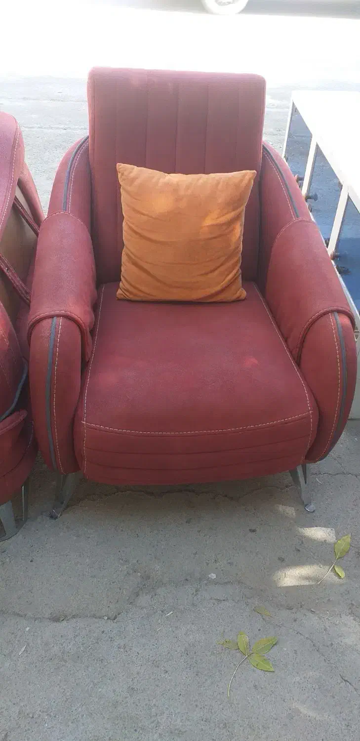 مبل۵نفره تخت وخواب شو|مبلمان خانگی و میز عسلی|مریوان, |دیوار