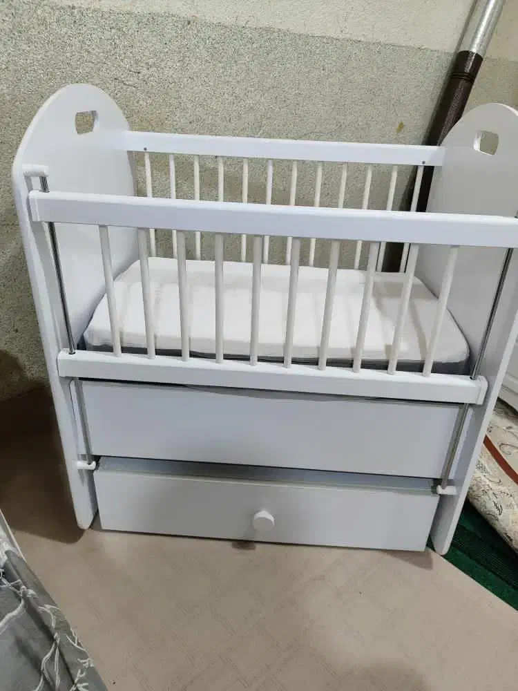 گهواره و کمک مادر|تخت و صندلی بچه|سقز, |دیوار