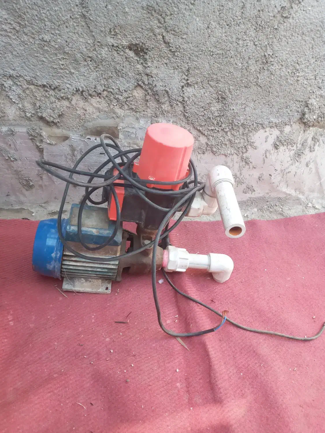 پمپ آب قدیمی عتیقه|کلکسیون اشیاء عتیقه|قرچک, مهدیه|دیوار