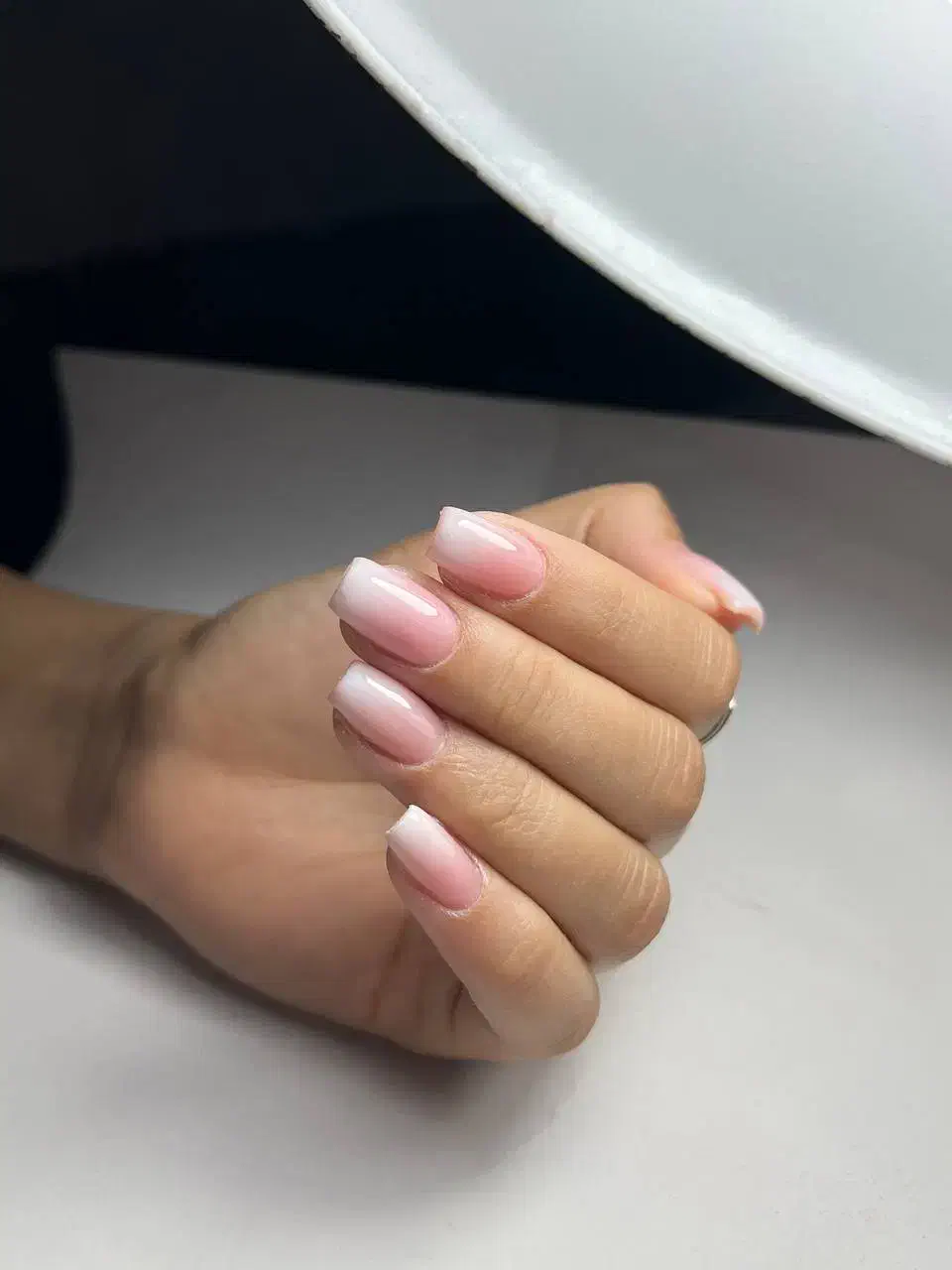 کاشت ناخن با تخفیف ویژه|آرایشگاه و سالنهای زیبایی|ساوه, |دیوار