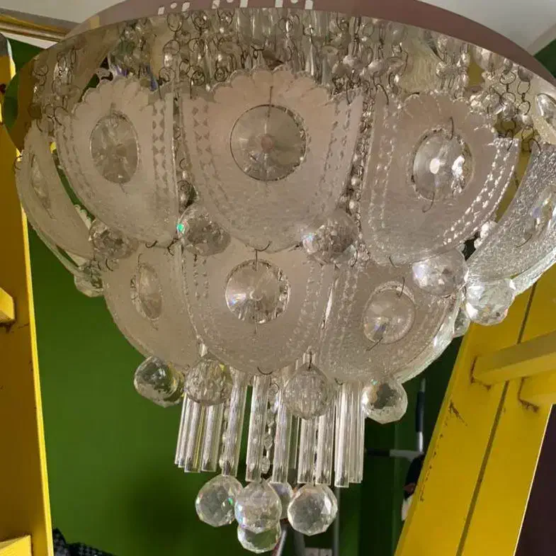 دوعدد لوستر کریستال سقفی خارجی|لوستر و چراغ آویز|سرخرود, |دیوار