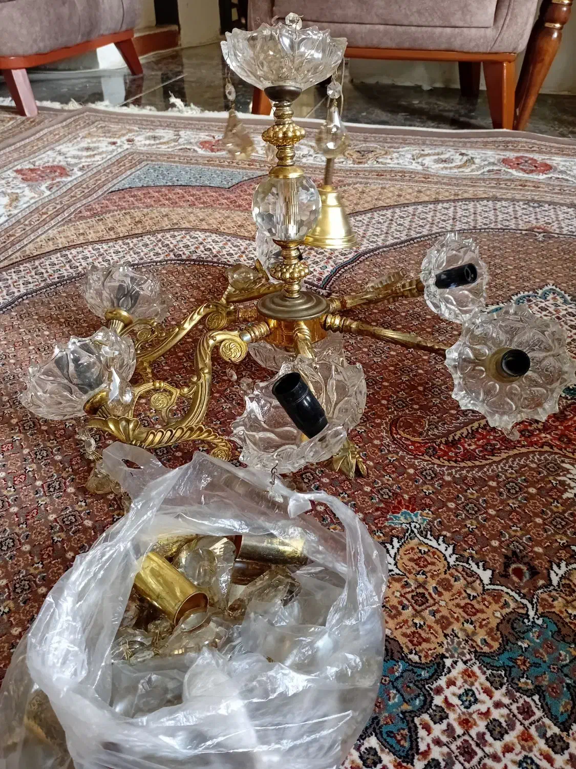 لوستر۶شاخه باقیمت مناسب بفروش میرسد|لوستر و چراغ آویز|اردبیل, |دیوار