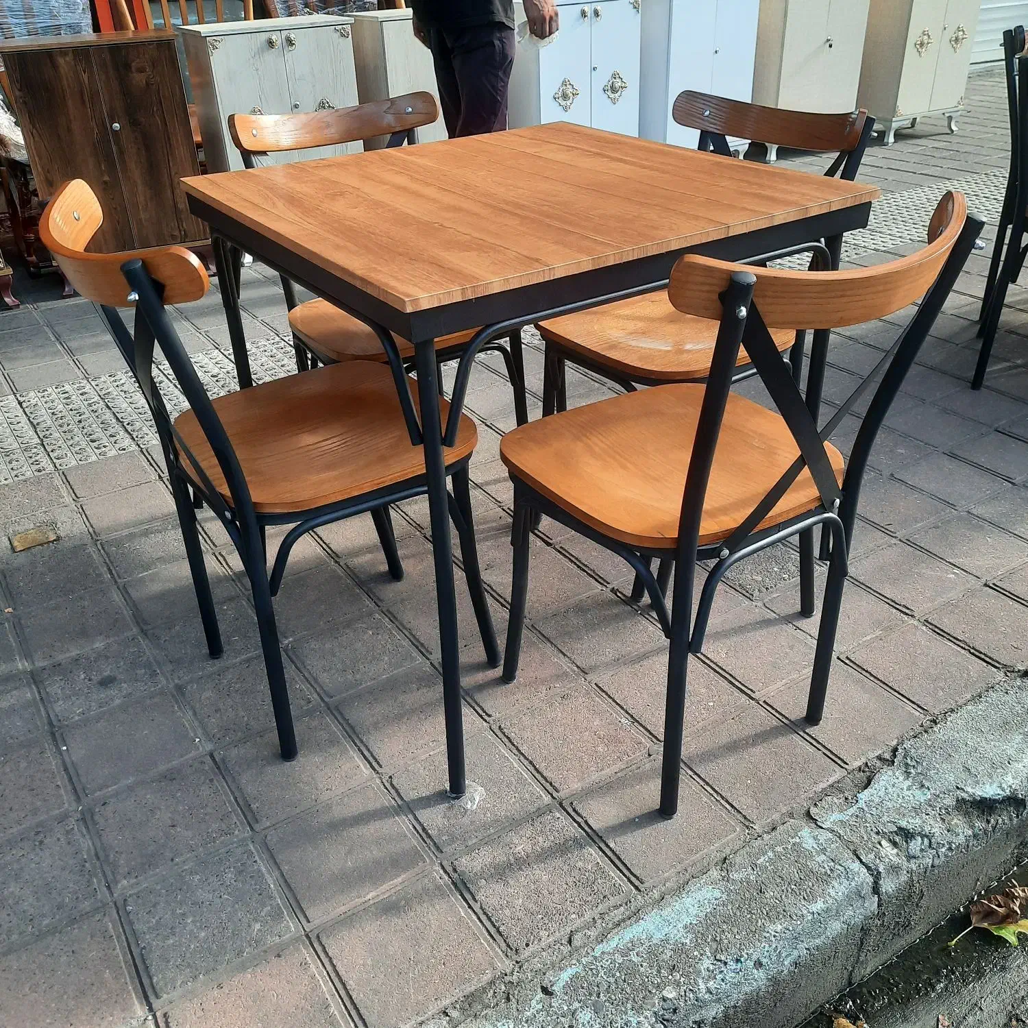 صندلی نهار خوری پشت کمری۴نفره|میز و صندلی غذاخوری|رشت, آزادگان|دیوار