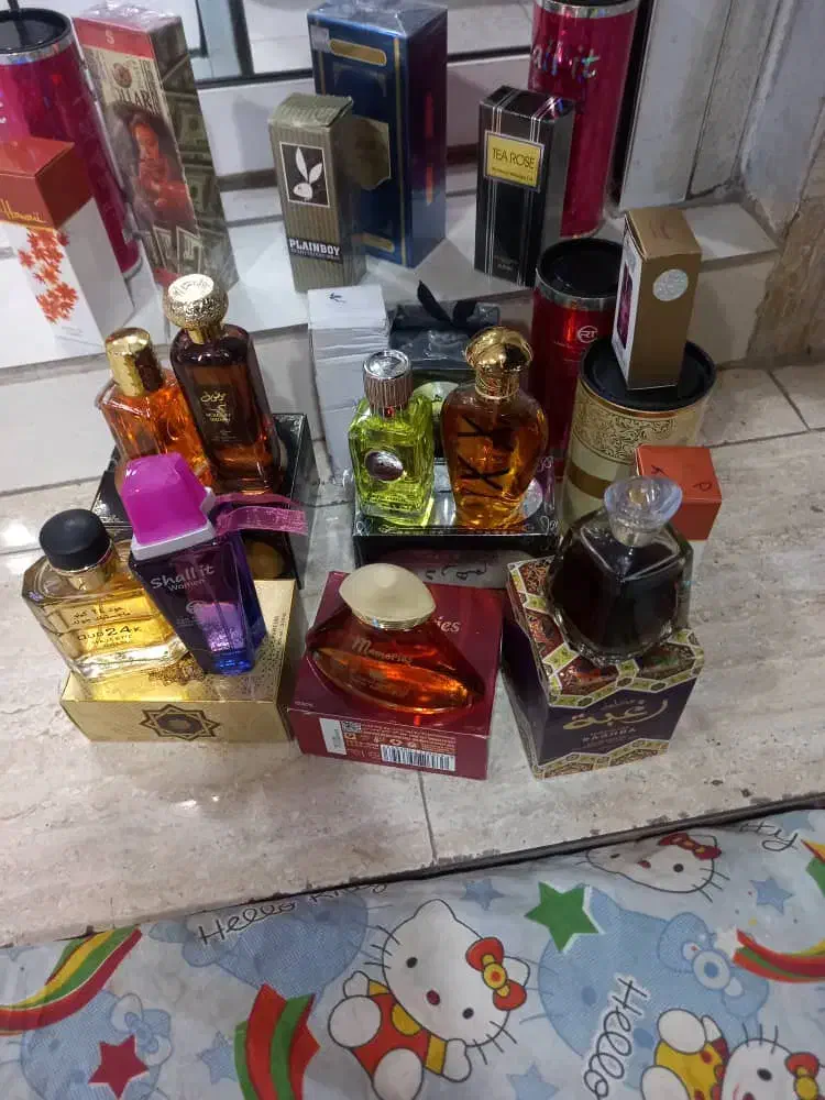 تعدادی عطر و ادکلن به بفروش می‌رسد|آرایشی، بهداشتی، درمانی|میناب, |دیوار