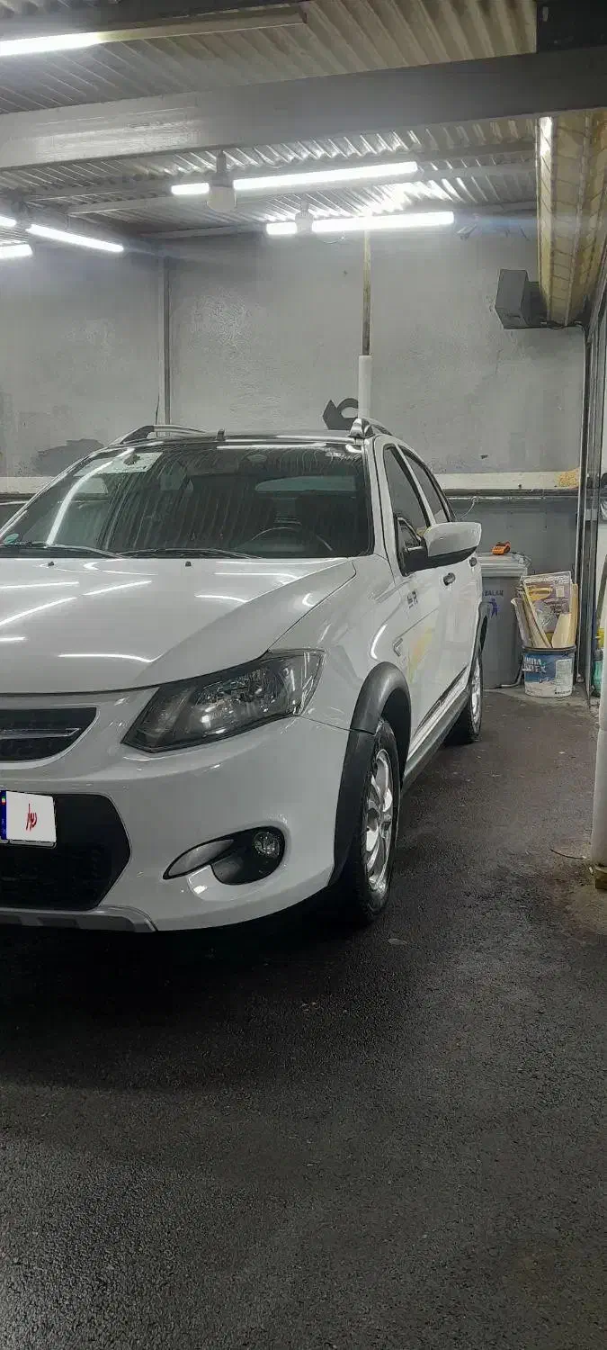 کوییک R سفید سقف مشکی ۱۴۰۱/۱۰|خودرو سواری و وانت|تهران, امیرآباد|دیوار