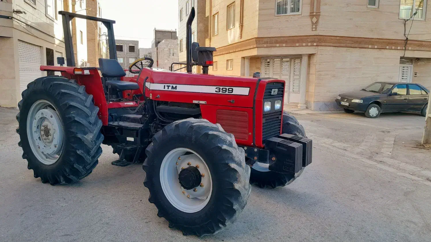 تراکتور۳۹۹ جفت مدل ۹۶ درجه یک|خودرو سنگین|قروه, |دیوار