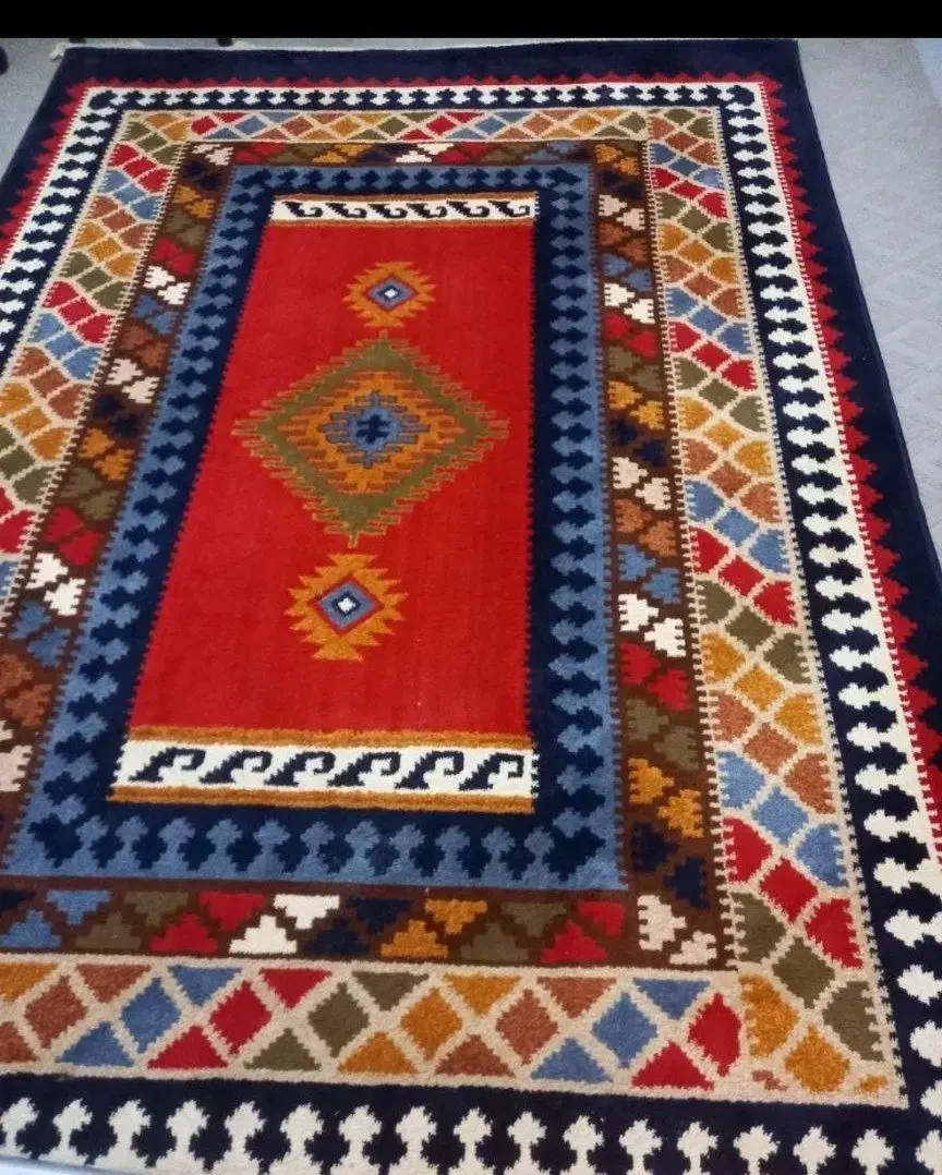 فرش|فرش|گلبهار, شهر جدید گلبهار|دیوار