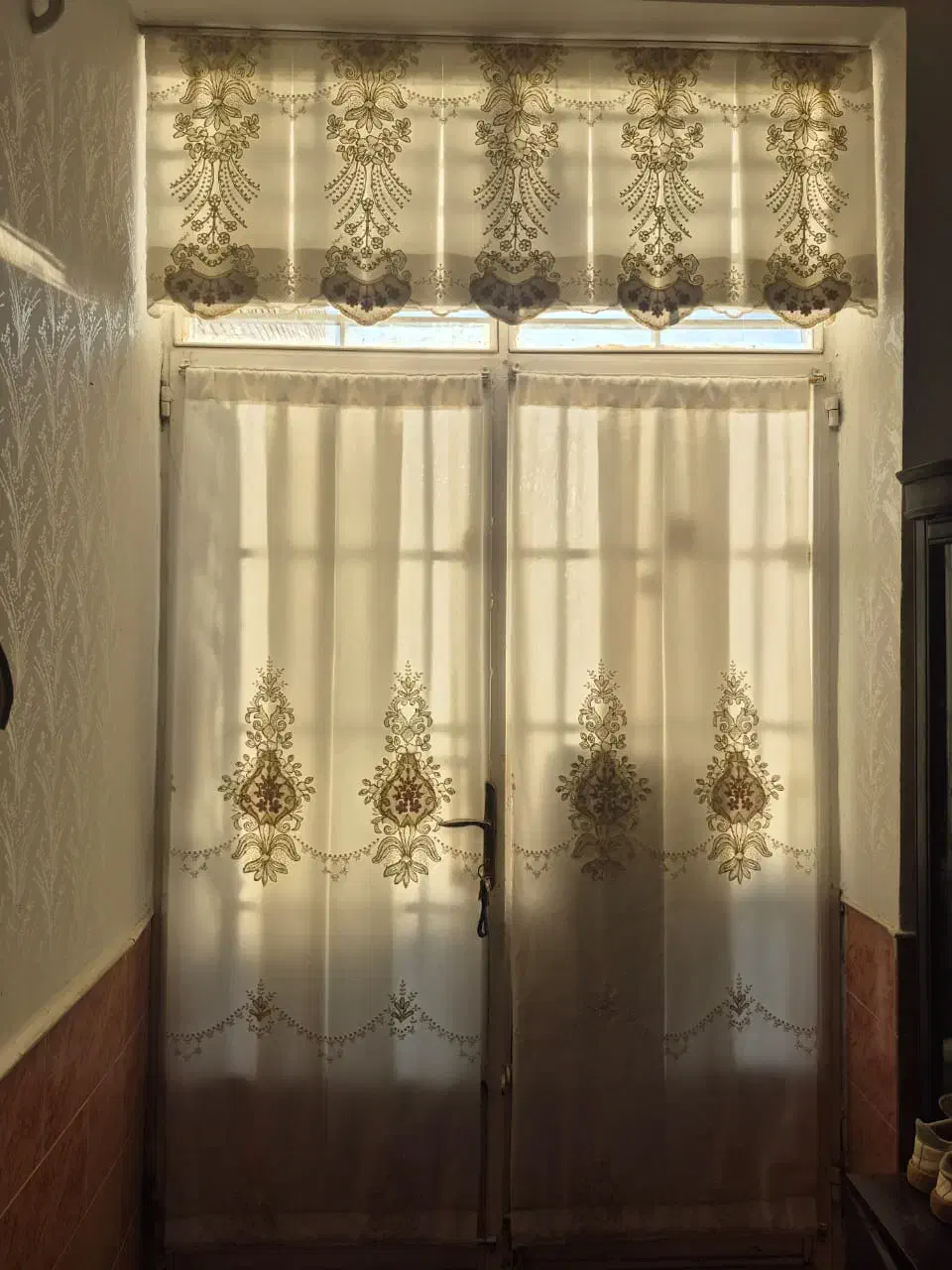 وسایل تمیز در حد نو ب دلیل جابجایی بفروش میرسد|بوفه، ویترین، کنسول|رفسنجان, |دیوار