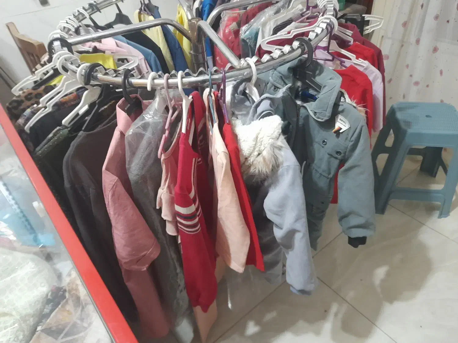 فروش اجناس مغازه و رگال چرخان|فروشگاه و مغازه|بروجن, |دیوار