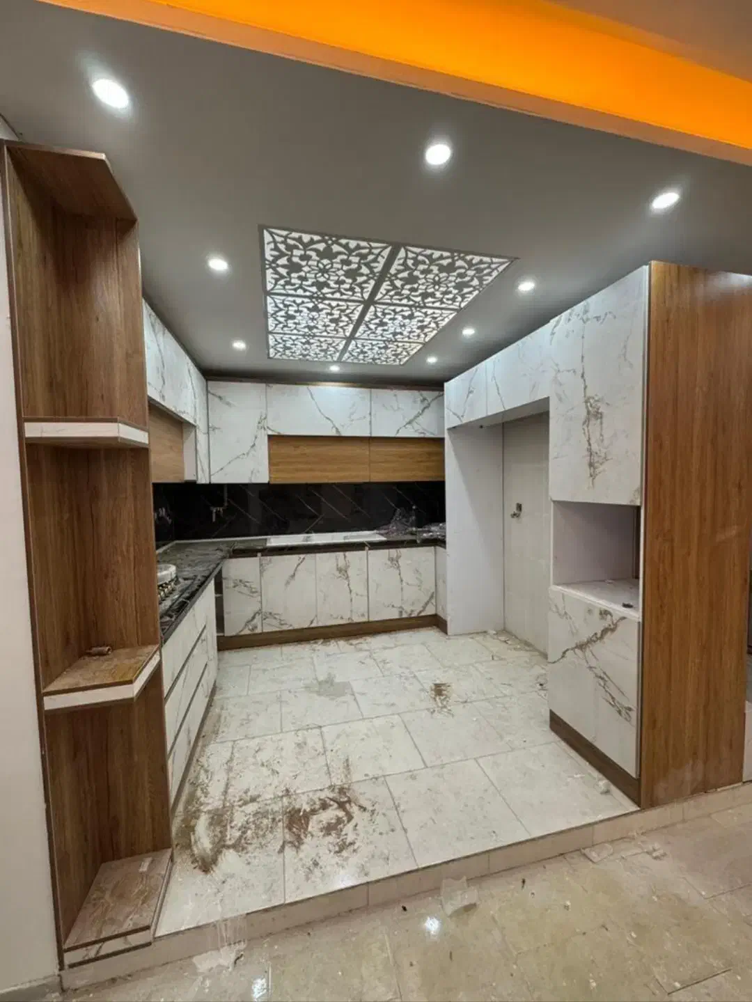 کیانمهر شهرک ابریشم/پارکینگ سندی مسقف/(املاک آرن)|فروش آپارتمان|چهارباغ, |دیوار