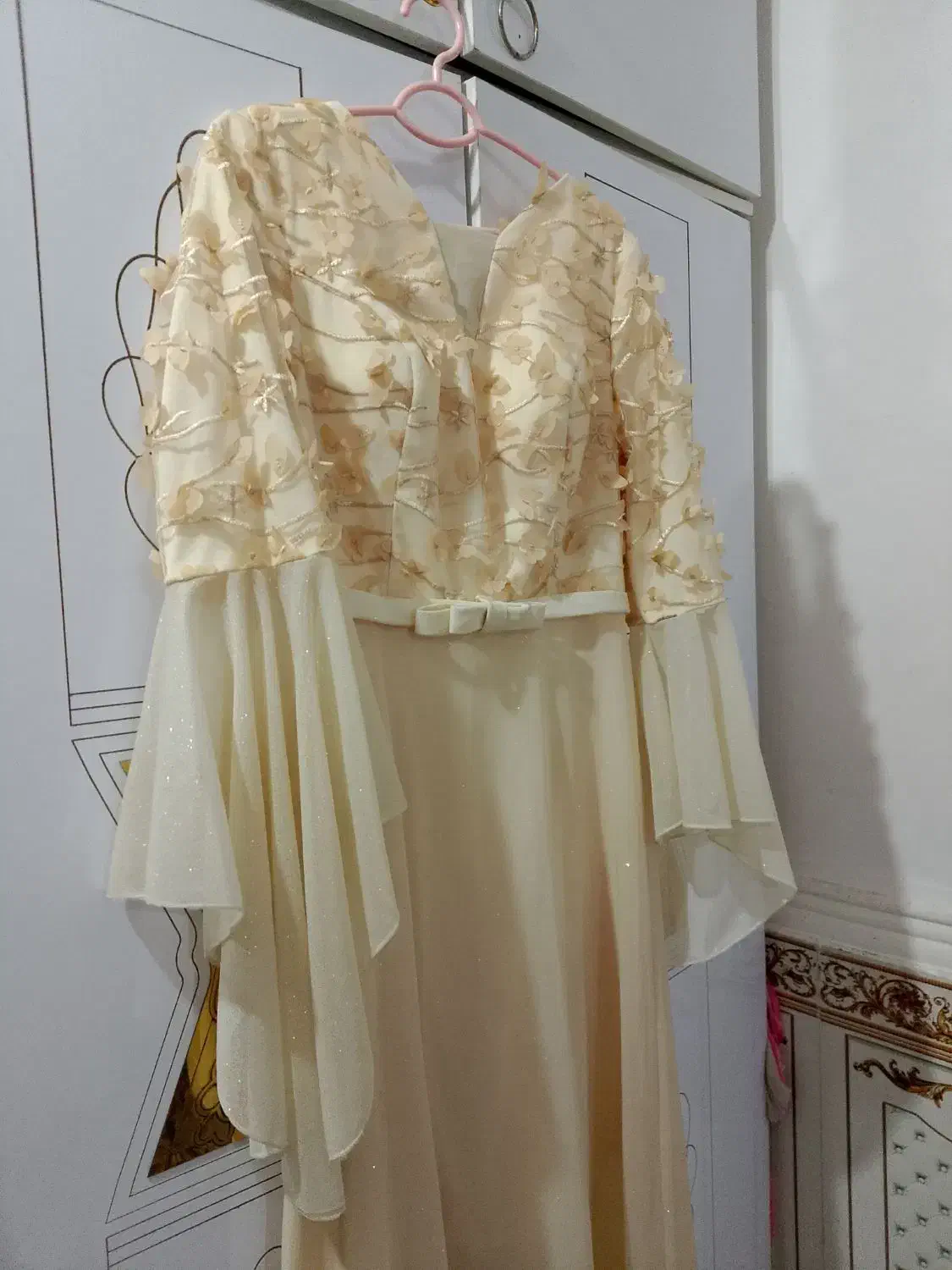 لباس مجلسی|لباس|شادگان, |دیوار