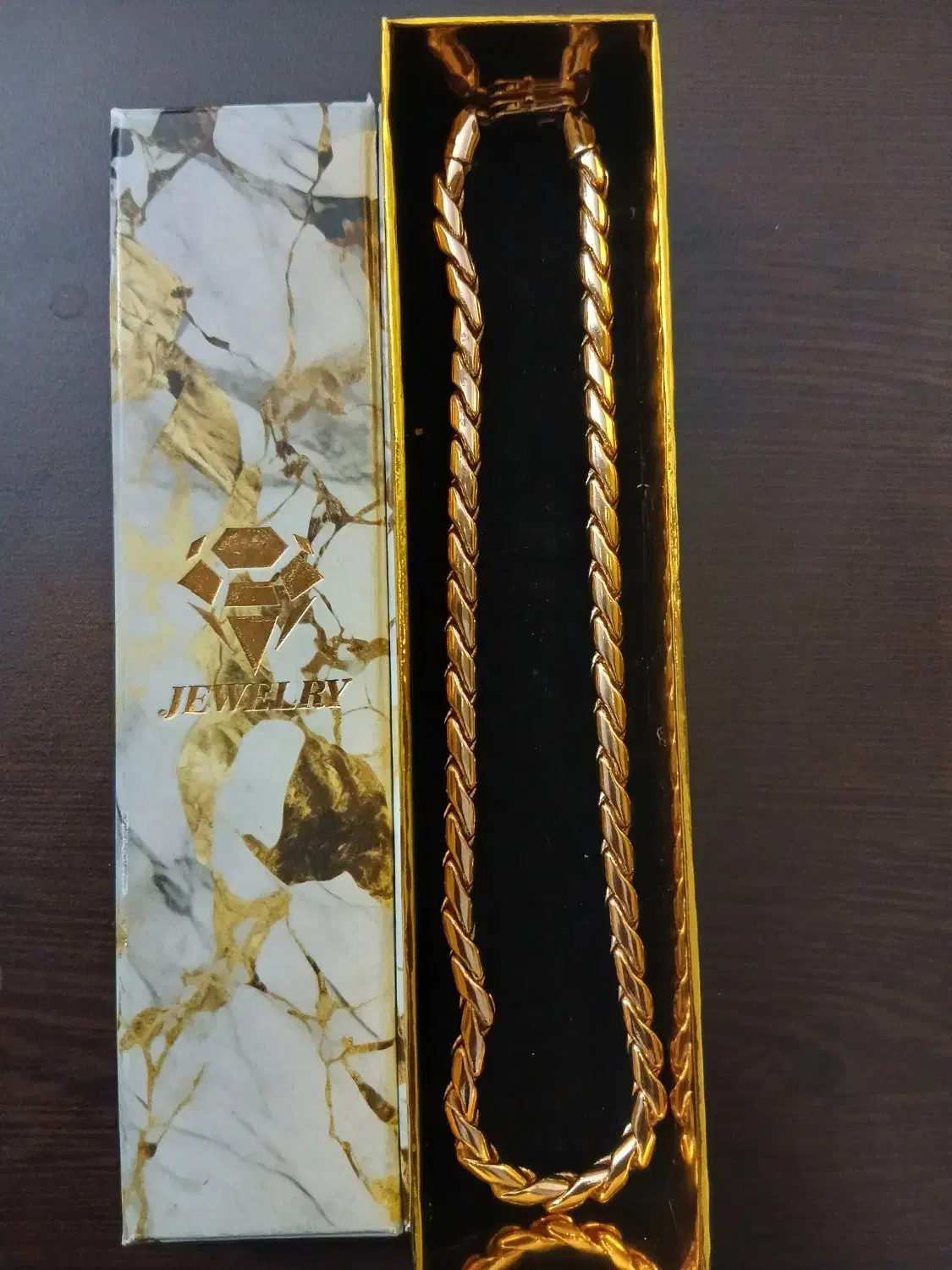 گردن بند و زنجیر کارتیر طلایی وعینک دودی|جواهرات|مشهد, میعاد (شهرک غرب)|دیوار