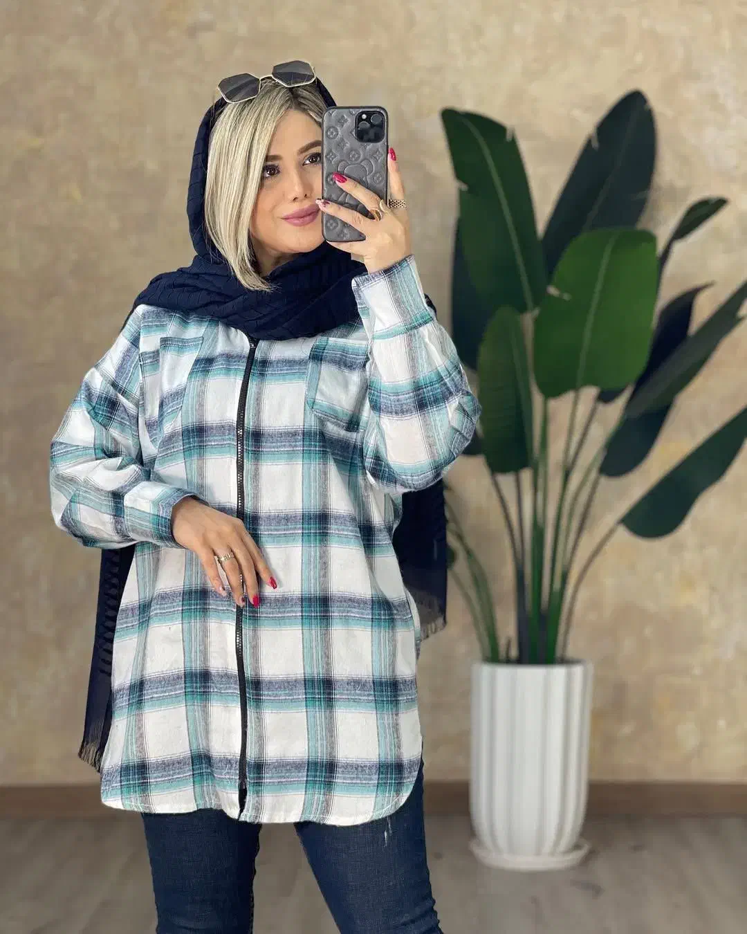 بادی|لباس|کیانشهر, |دیوار